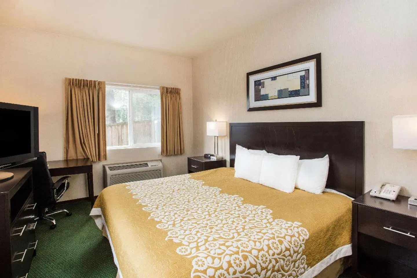 Days Inn by Wyndham Seattle Aurora ROOM_EXAMPLE