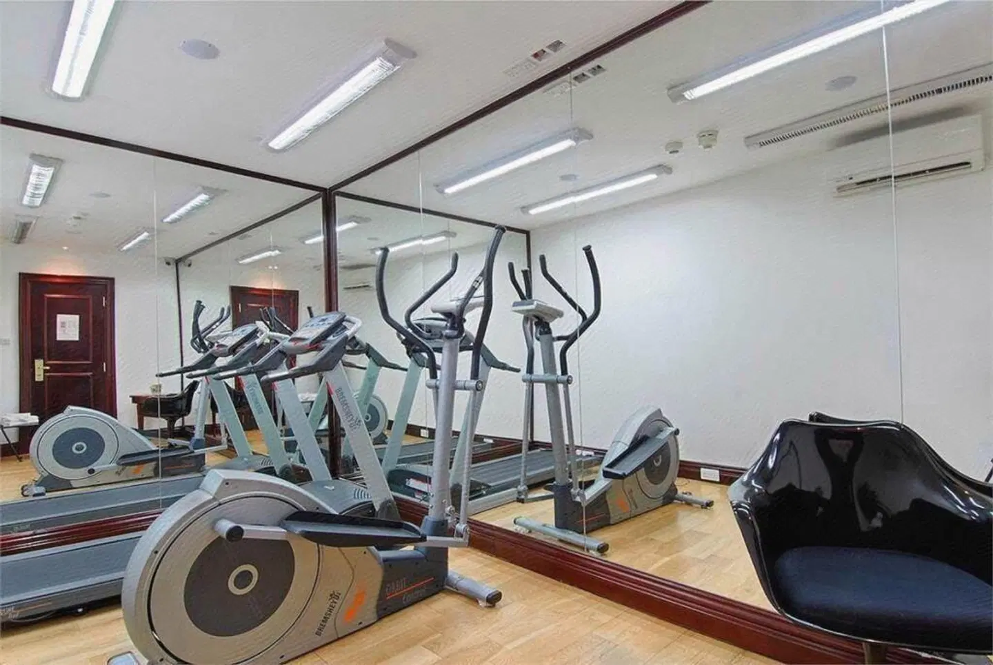 Hyde Park International - Member of Park Grand London SPORTS_AND_LEISURE