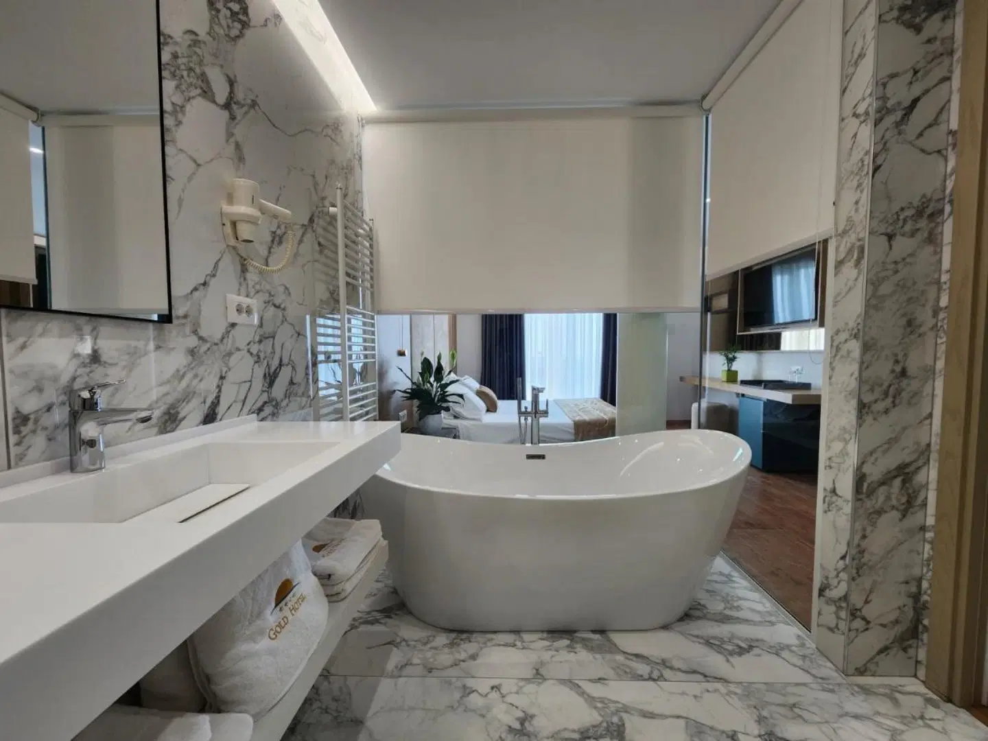 Gold Hotel Badezimmer