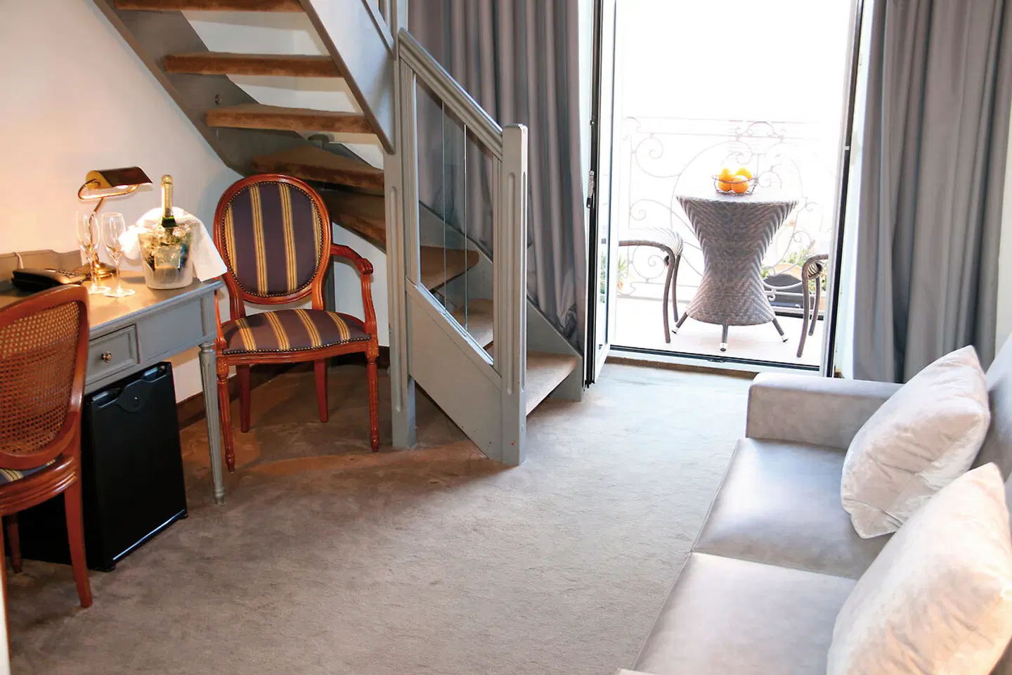 Golden Tulip Cannes Hotel de Paris ROOM_EXAMPLE