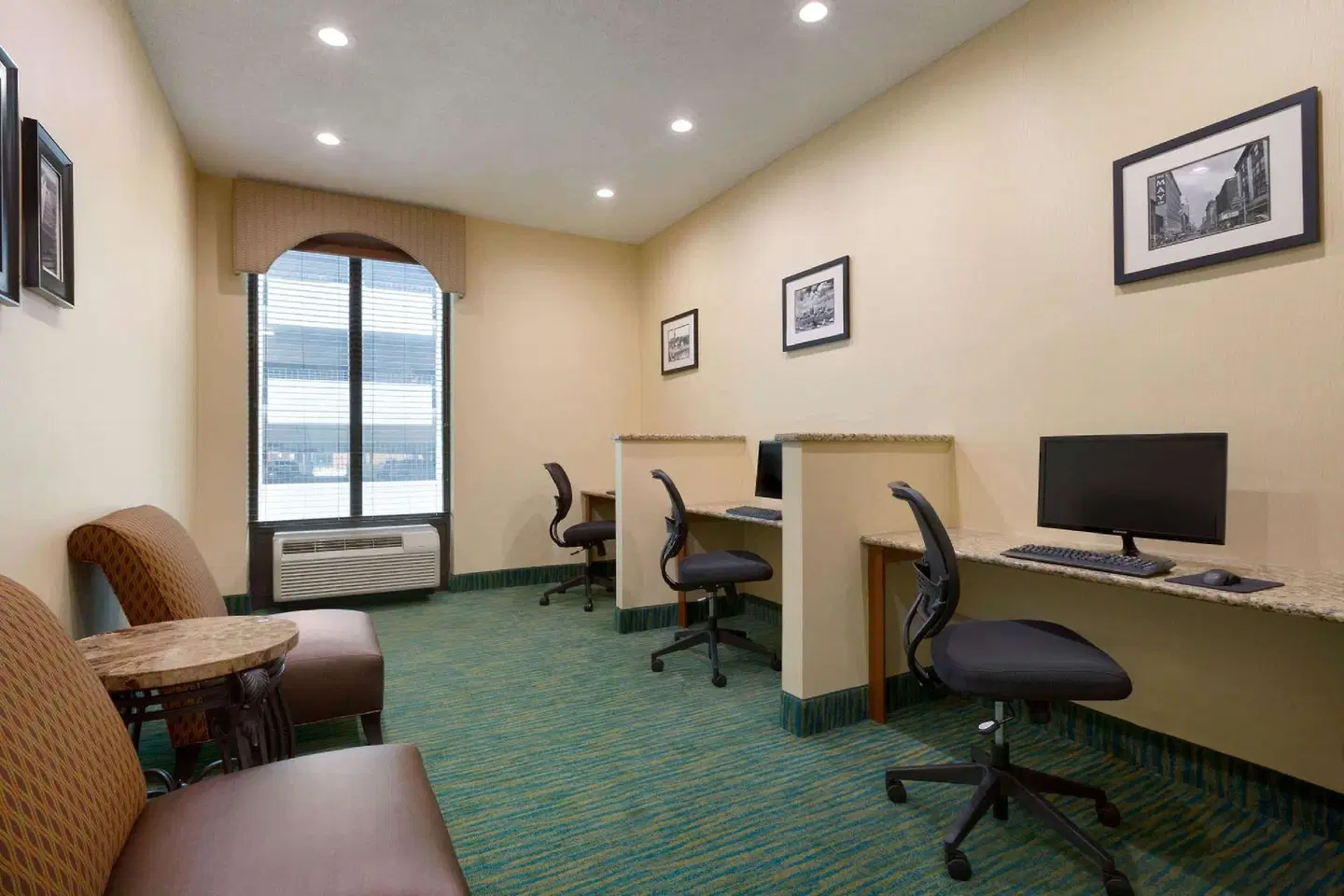 Days Inn by Wyndham Baltimore Inner Harbor LOUNGE_LOBBY