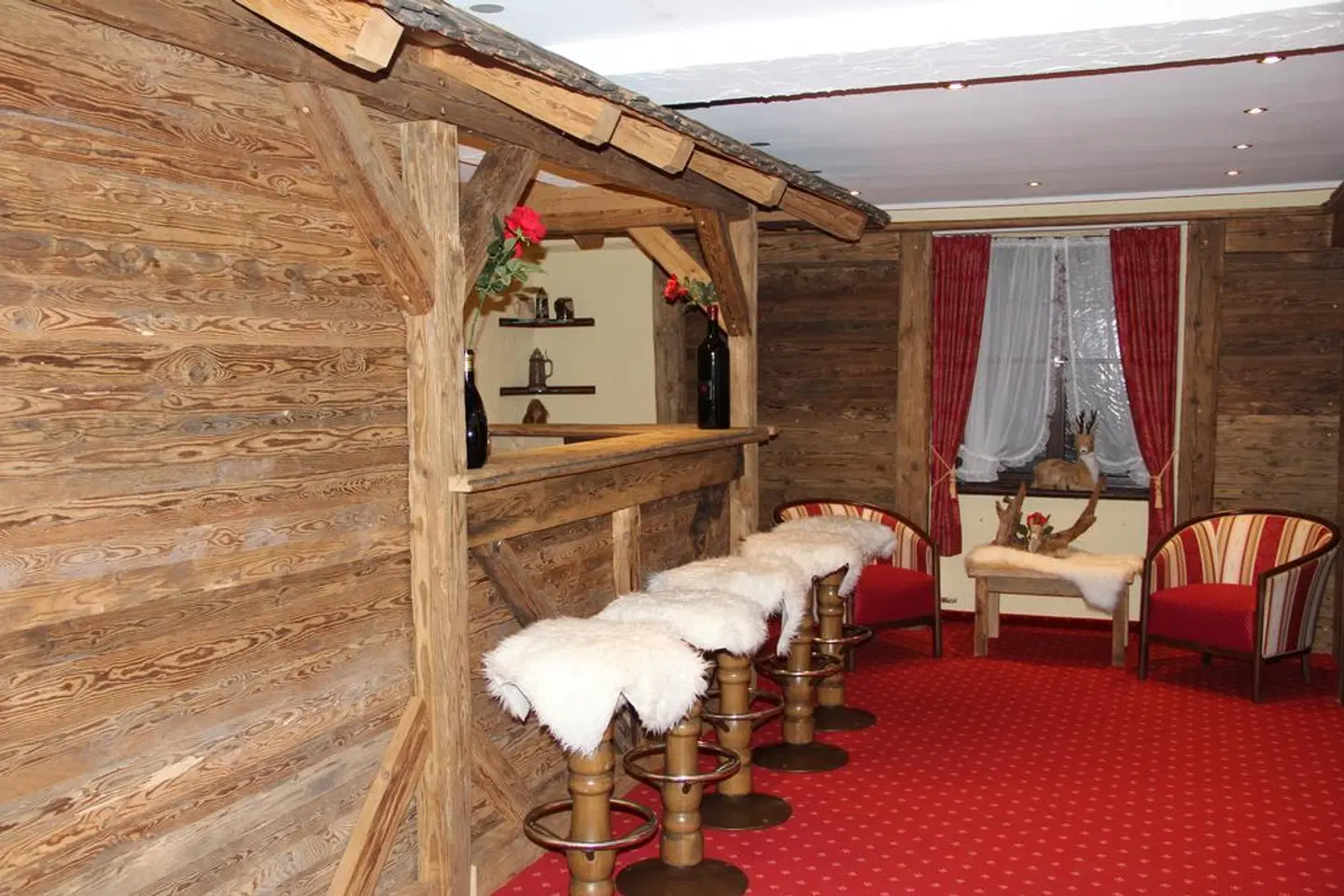 Hotel AlpinaRos Demming Bar