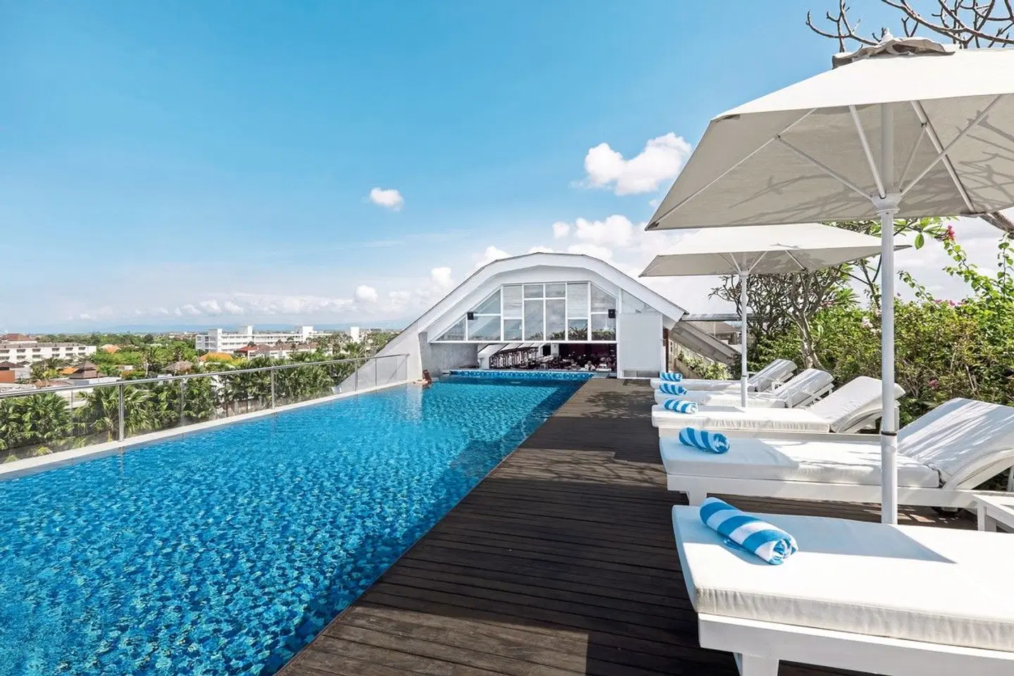 Jambuluwuk Oceano Seminyak Terrasse
