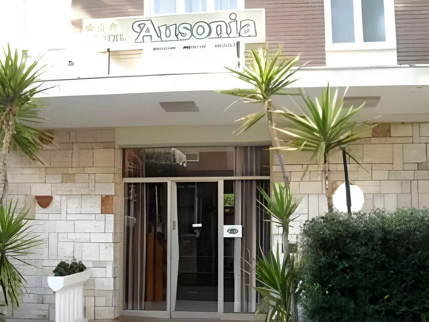 Hotel Ausonia EXTERIOR