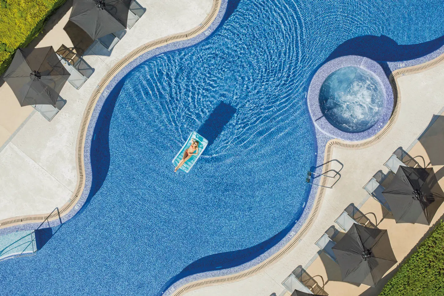 Las Gaviotas Suites OUTDOOR_POOL