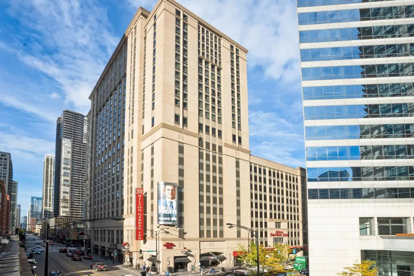 Hilton Garden Inn Chicago Downtown/Magnificent Mile EXTERIOR