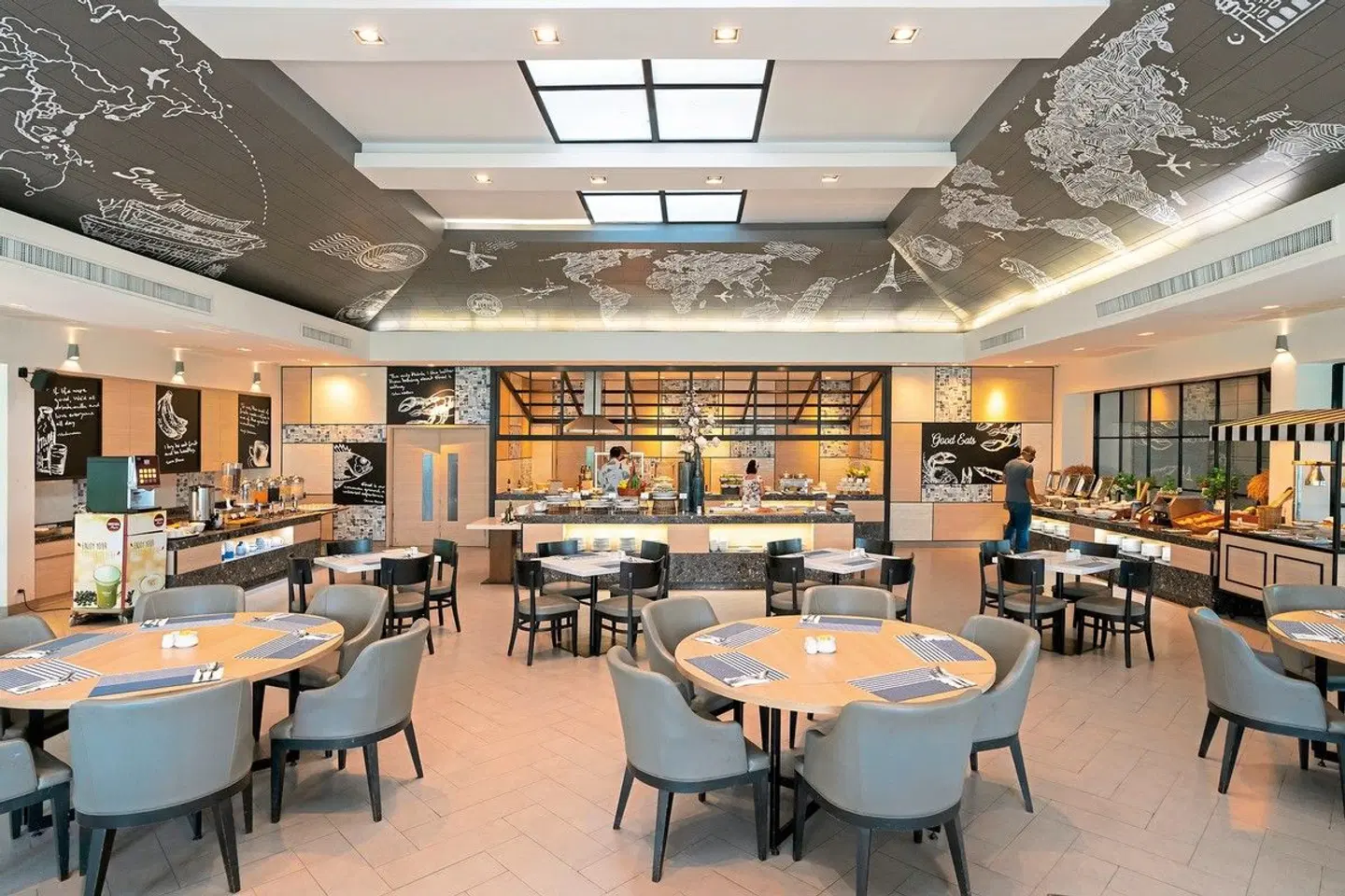 Novotel Rayong Rim Pae Resort Hotel Restaurant