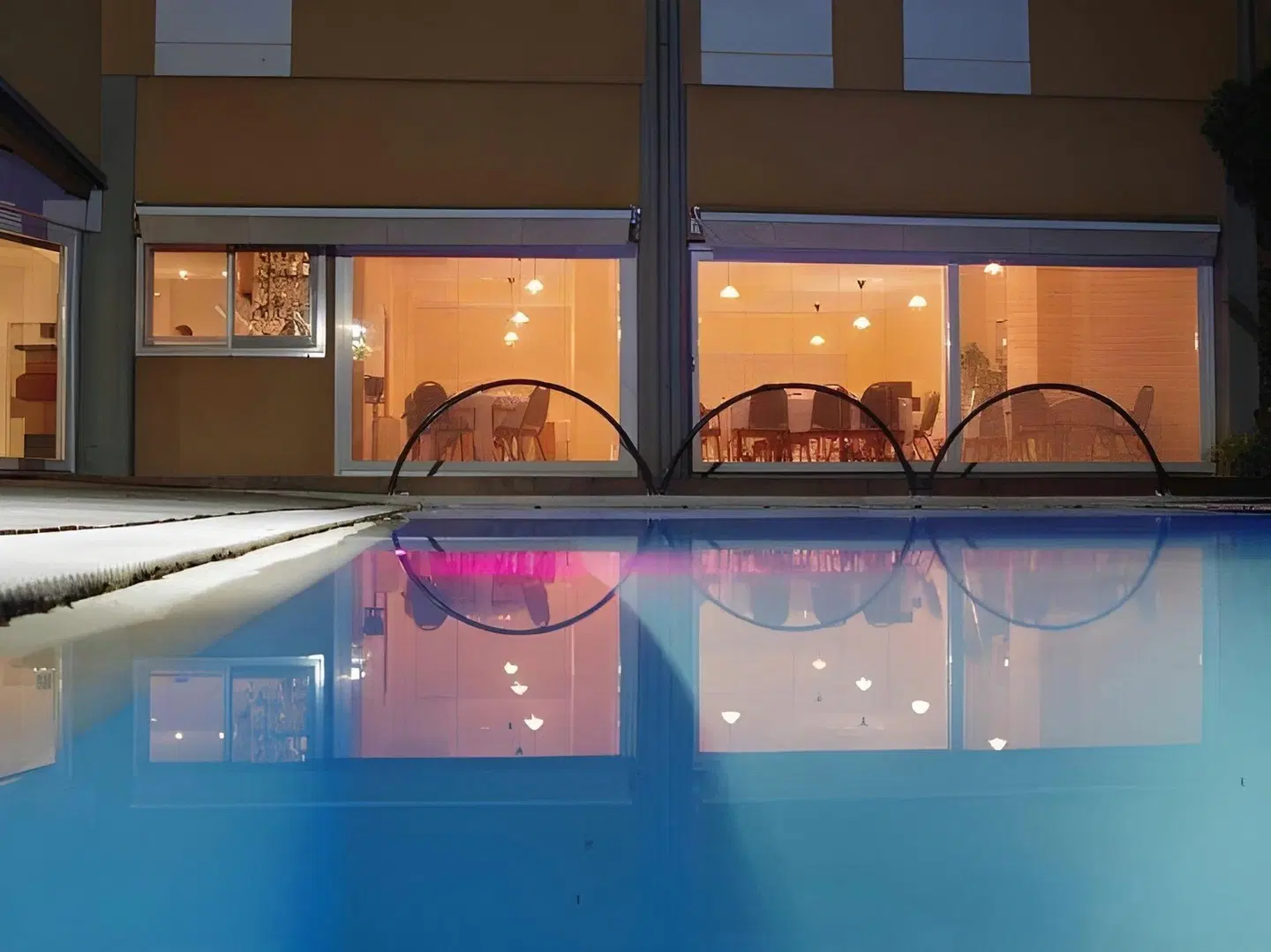 Mistral2 Hotel Hallenbad