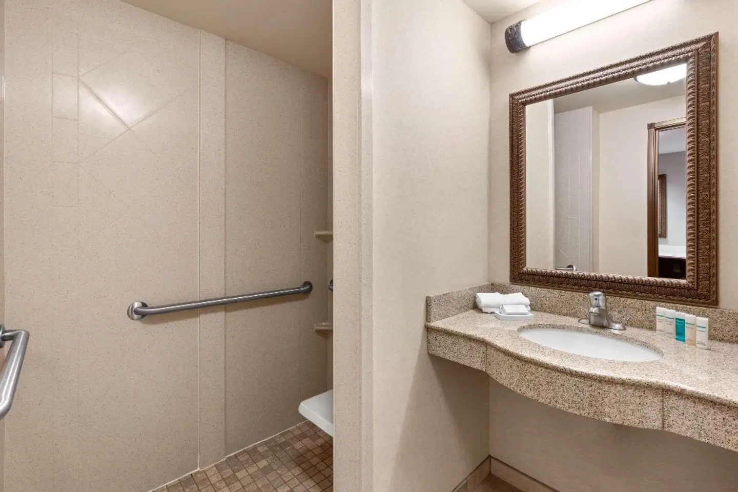 Hampton Inn & Suites Burlington Badezimmer