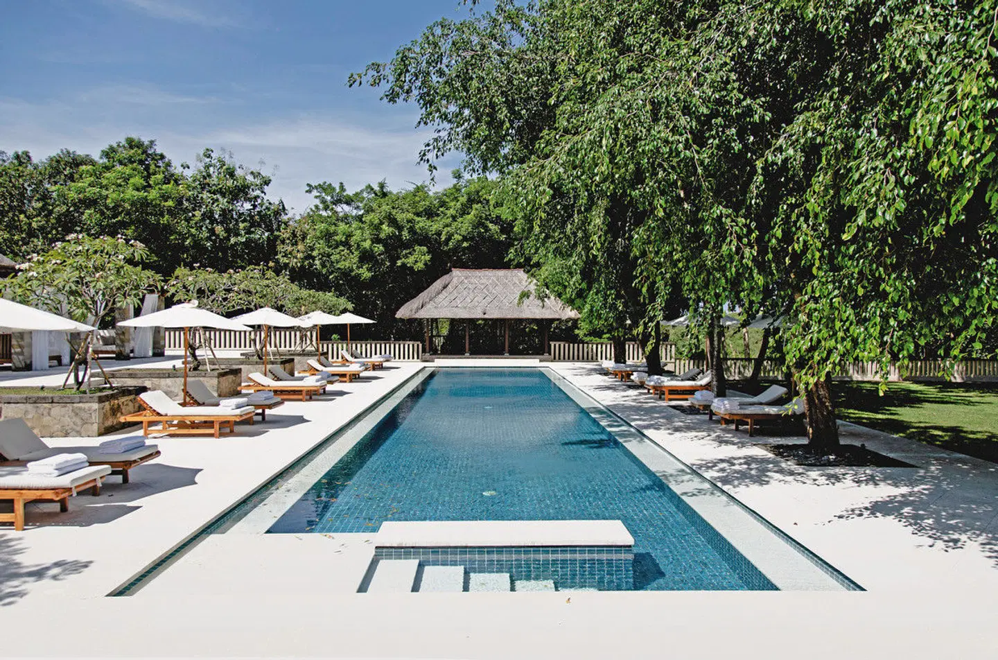 REVIVO Wellness Resort Nusa Dua Bali OUTDOOR_POOL