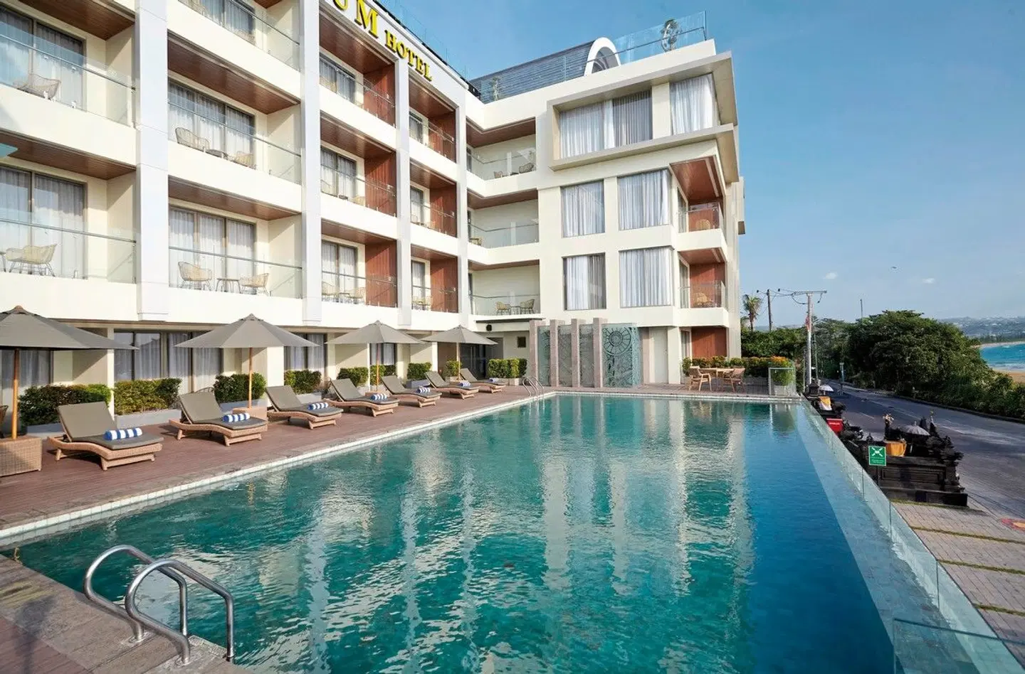 Platinum Hotel Jimbaran Beach Bali OUTDOOR_POOL