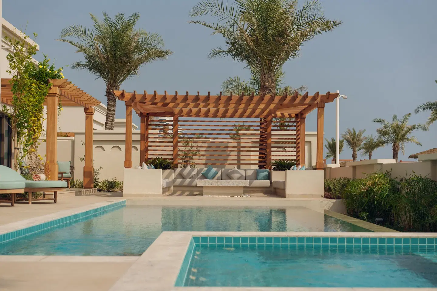 Naäma Beach Villas & Spa OUTDOOR_POOL