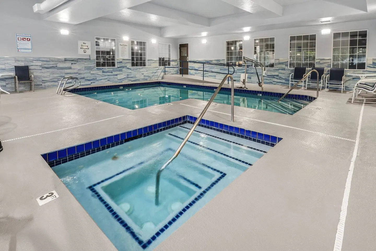 Holiday Inn Express Wenatchee by IHG Hallenbad