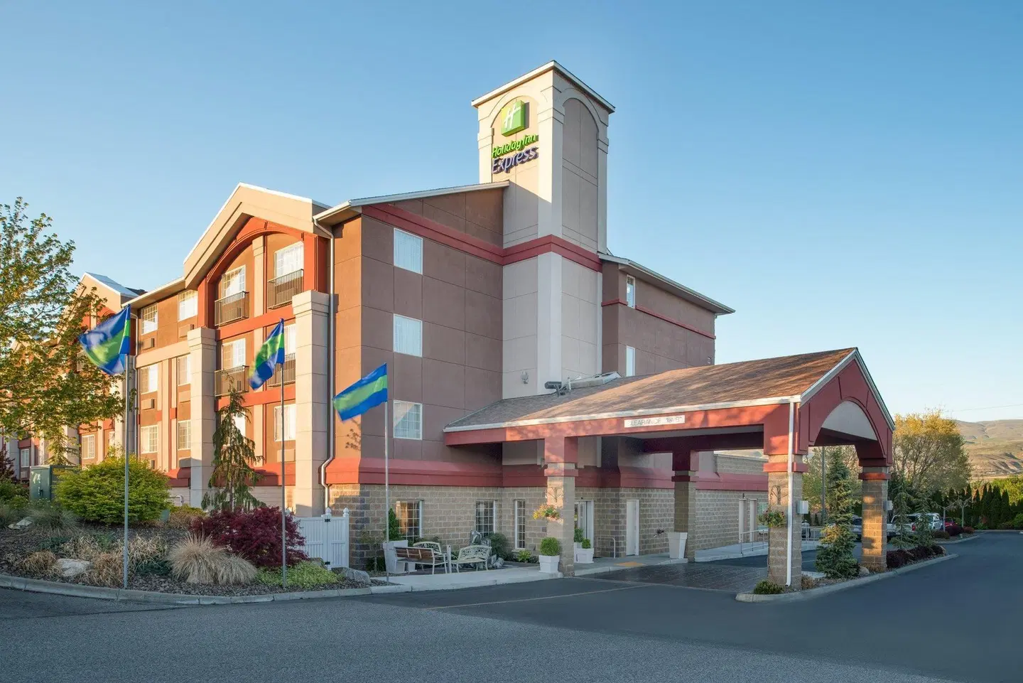 Holiday Inn Express Wenatchee by IHG EXTERIOR