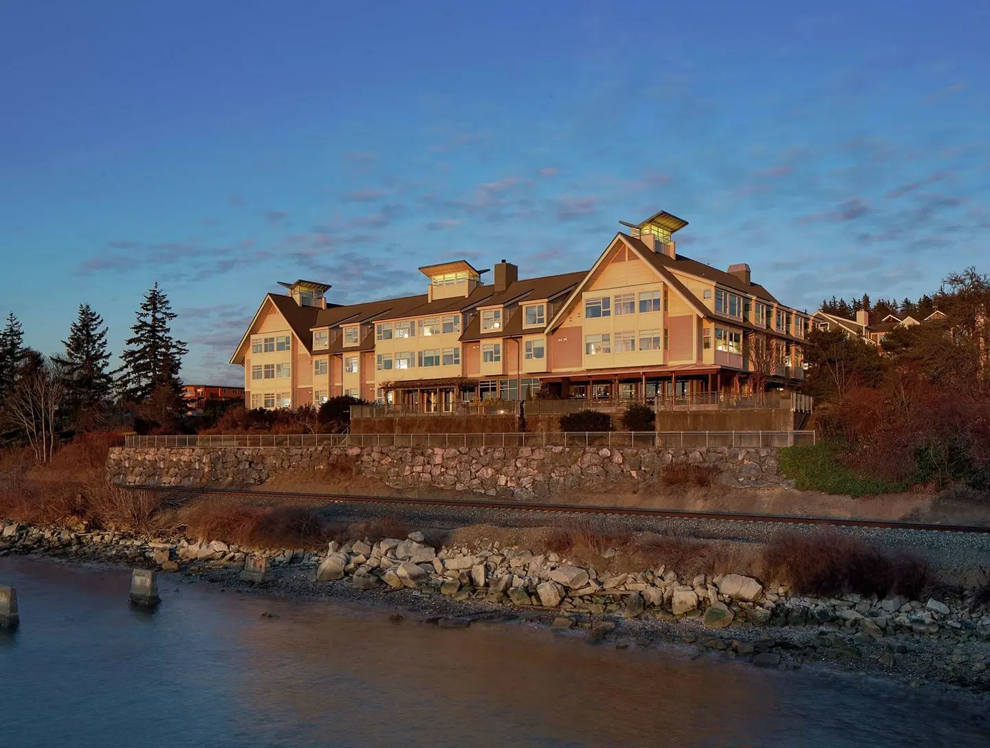 The Chrysalis Inn & Spa Bellingham, Curio Collection by Hilton EXTERIOR