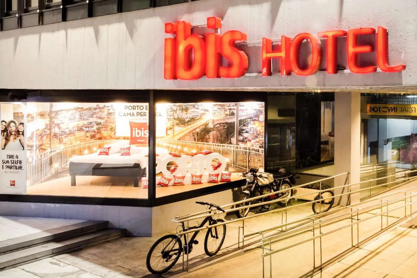 ibis Porto Centro Restaurant