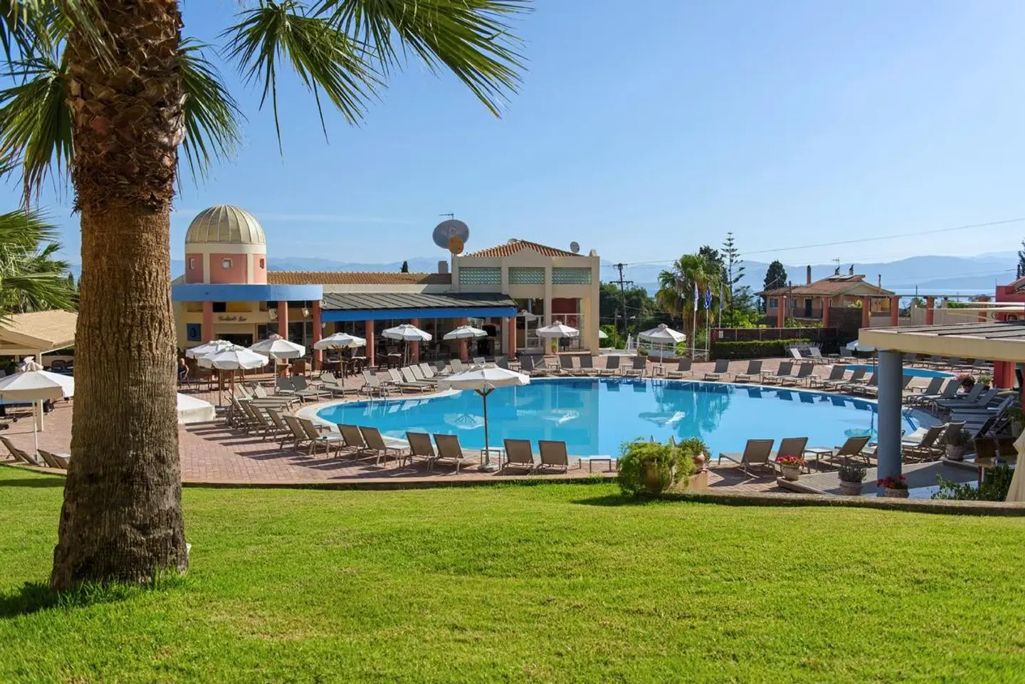 Olympion Village Hotel OUTDOOR_POOL