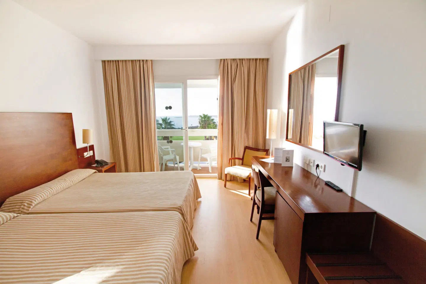 Hotel Garbí Costa Luz ROOM_EXAMPLE