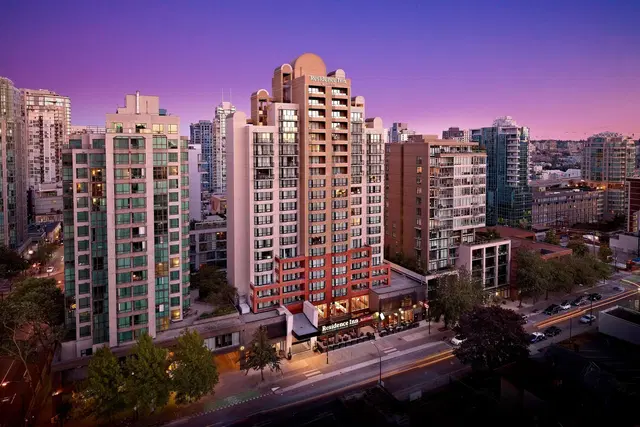 Residence Inn by Marriott Vancouver Downtown EXTERIOR