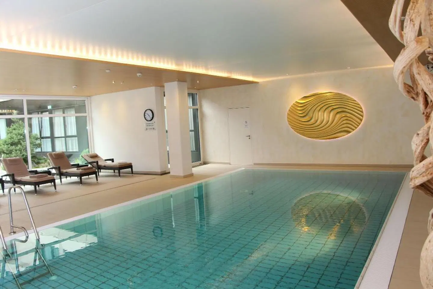 Ramada Nürnberg Parkhotel Hallenbad