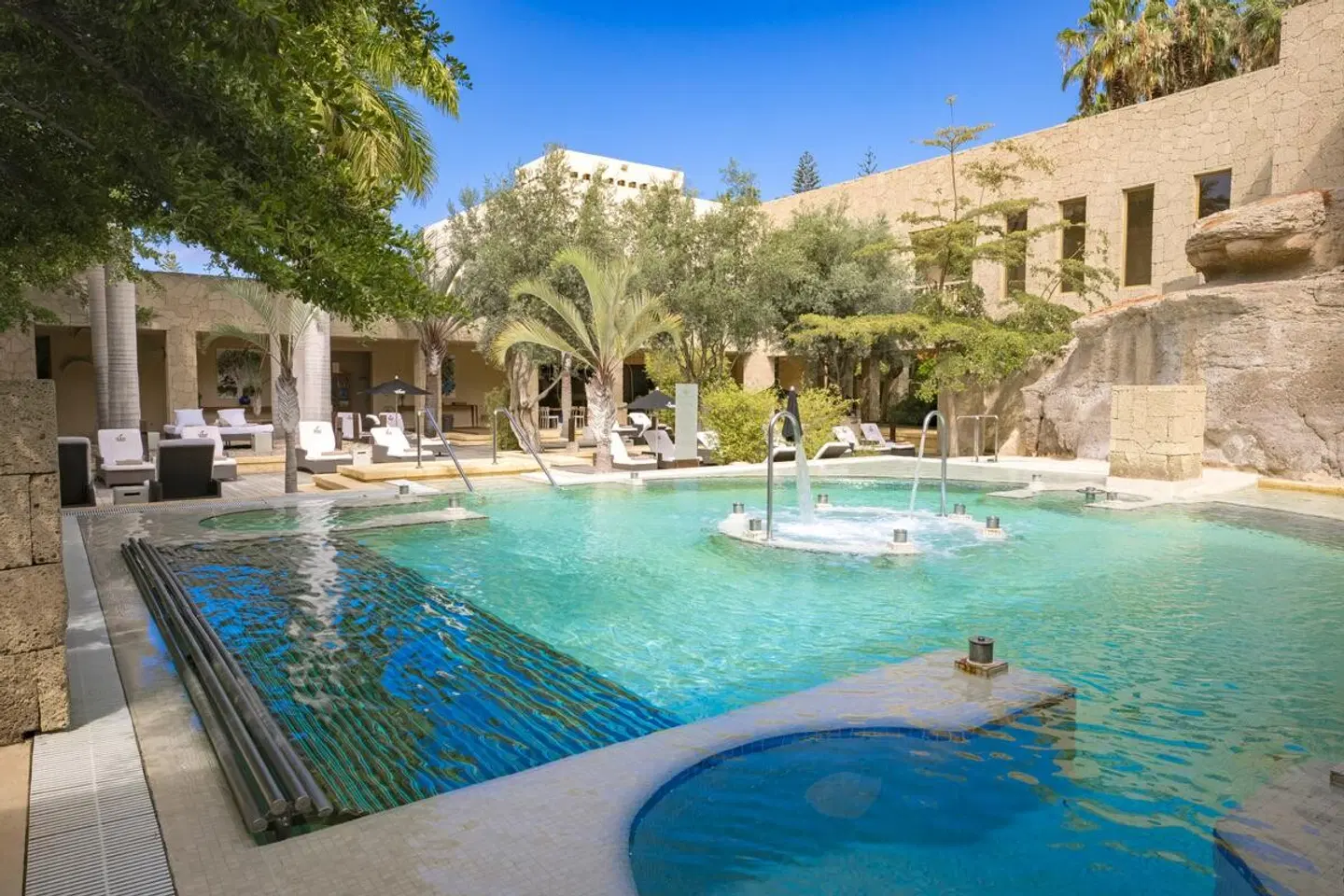 Las Villas OUTDOOR_POOL