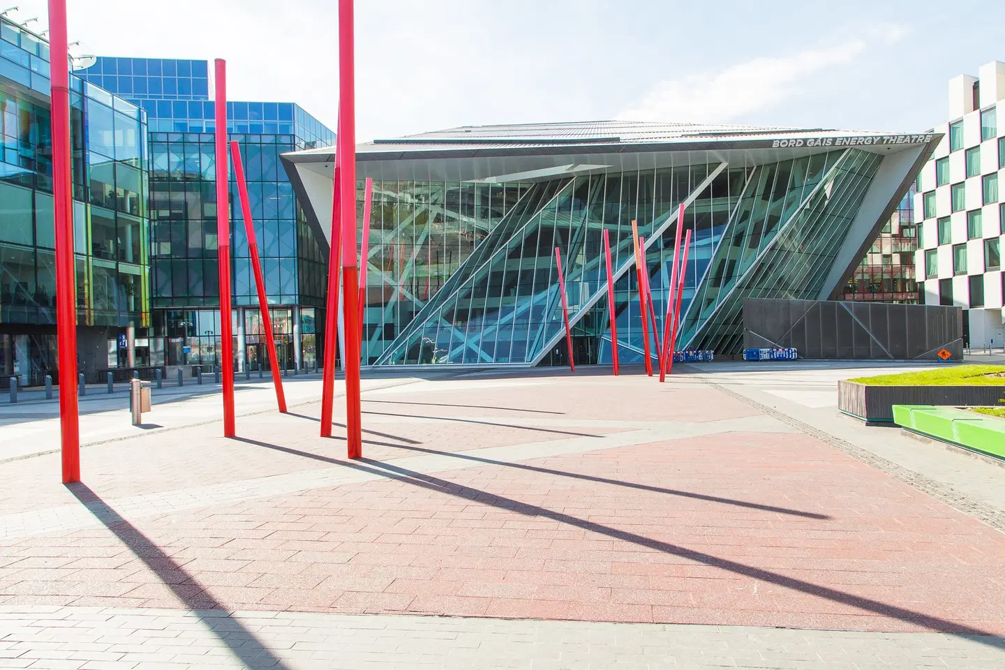 Hilton Garden Inn Dublin Custom House Terrasse