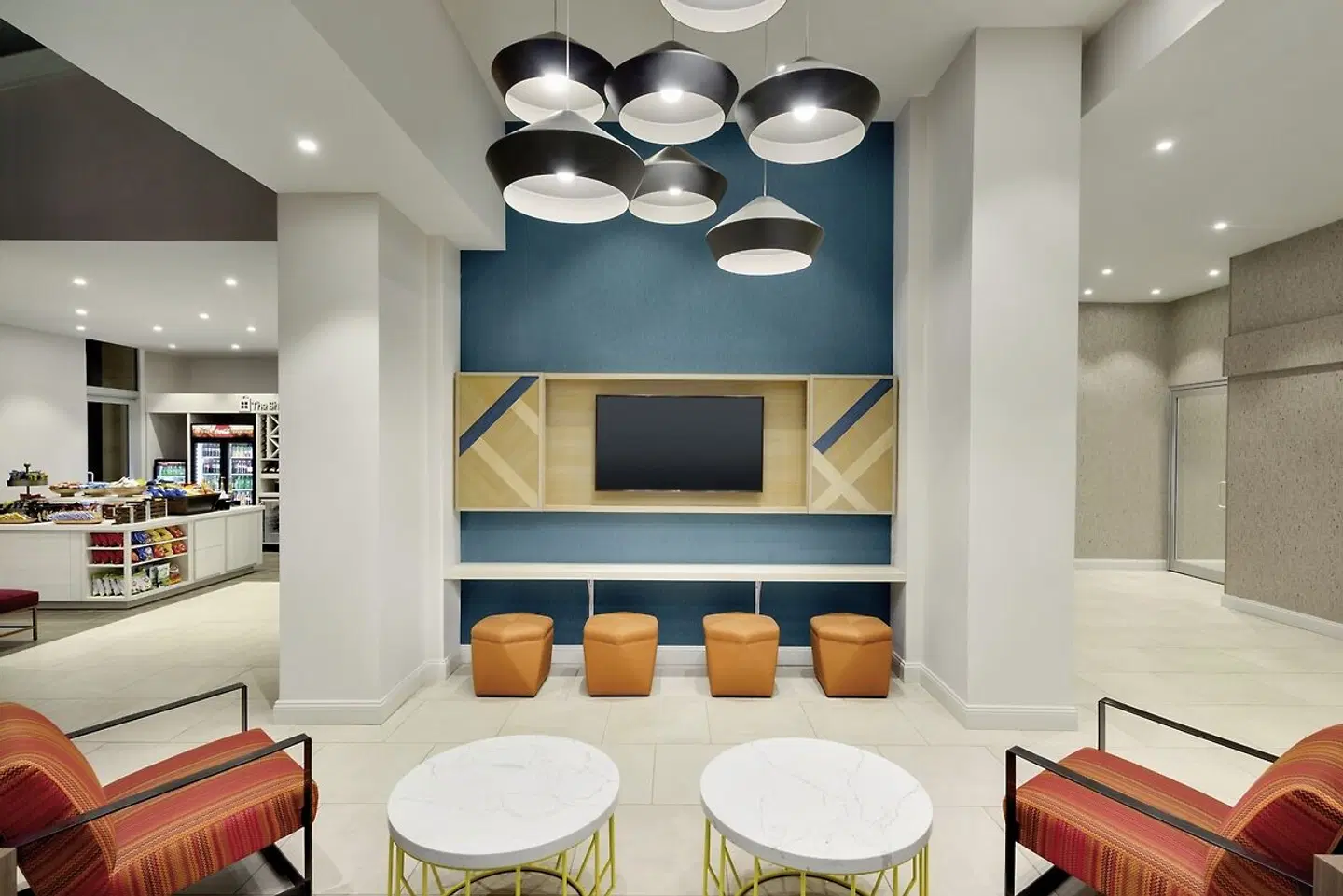 Hilton Garden Inn New York Times Square South Bar