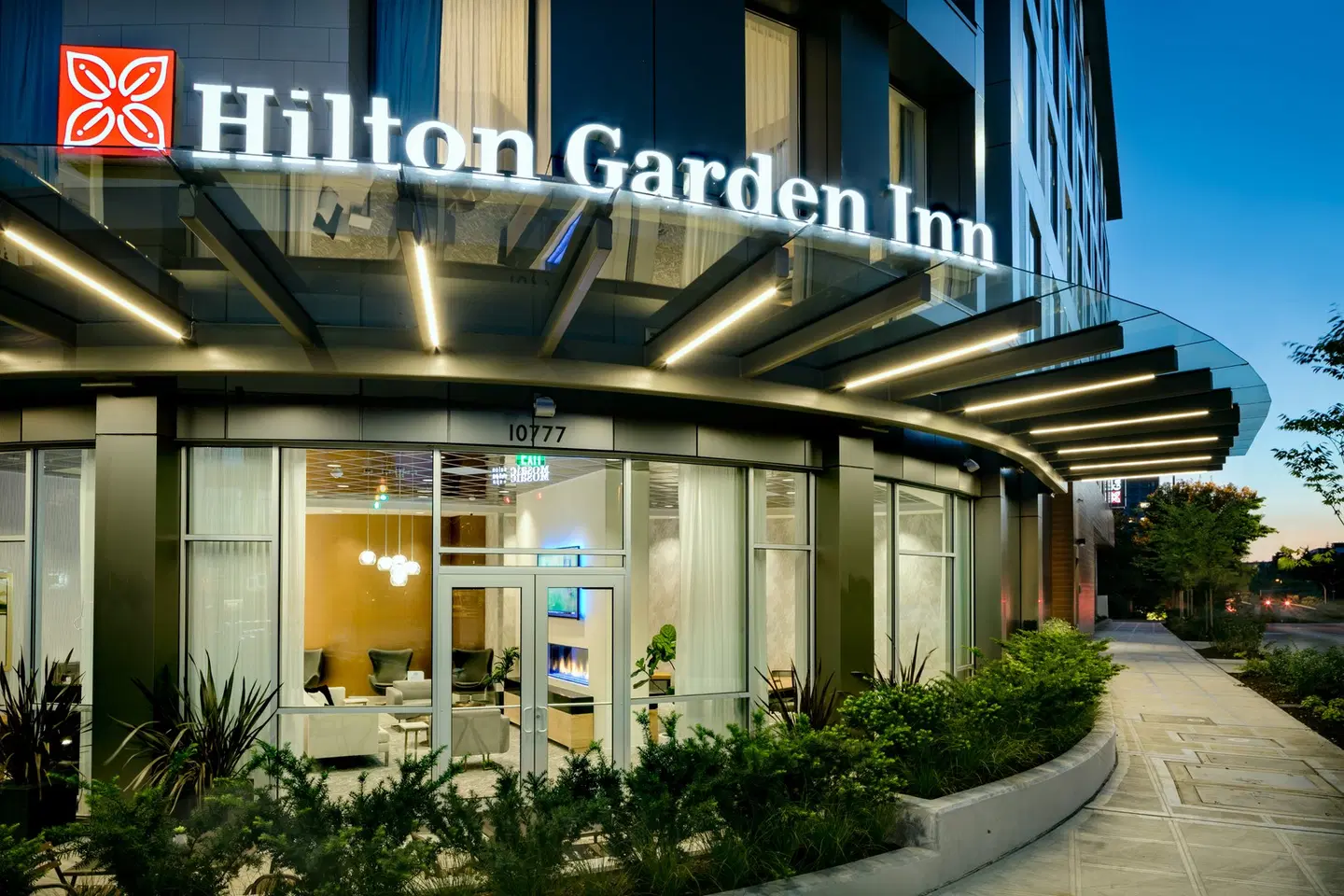 Hilton Garden Inn Seattle Bellevue Downtown EXTERIOR