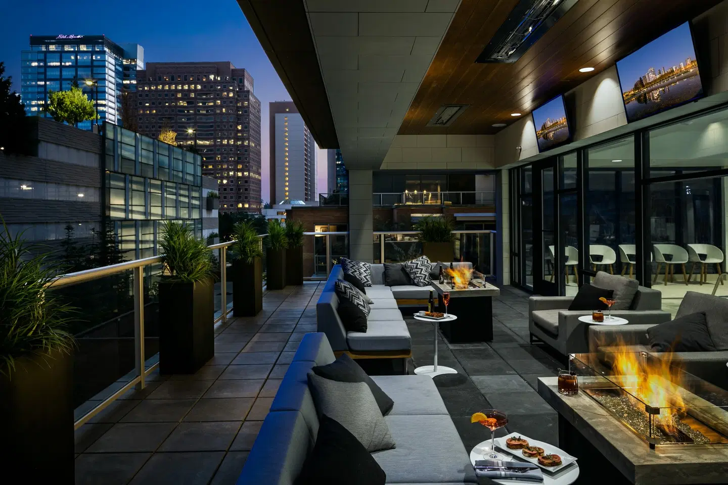Hilton Garden Inn Seattle Bellevue Downtown Terrasse