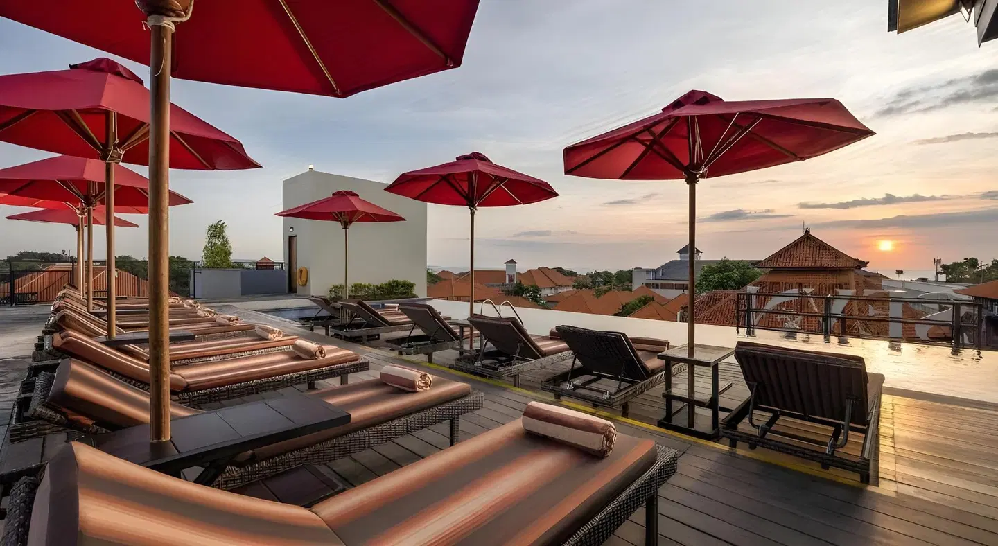 SEVN Legian Hotel Terrasse