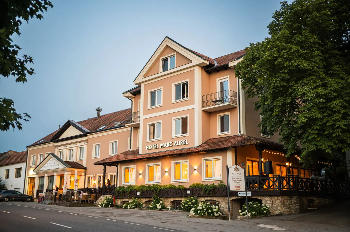 Marc Aurel EXTERIOR