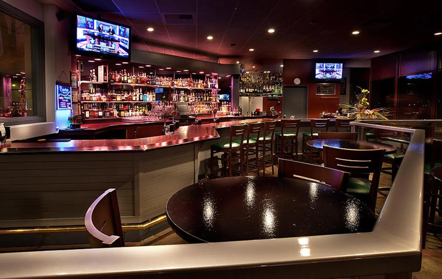 Coast Wenatchee Center Hotel Bar