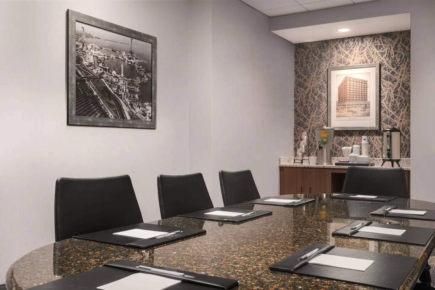 Hampton Inn & Suites Chicago-Downtown LOUNGE_LOBBY