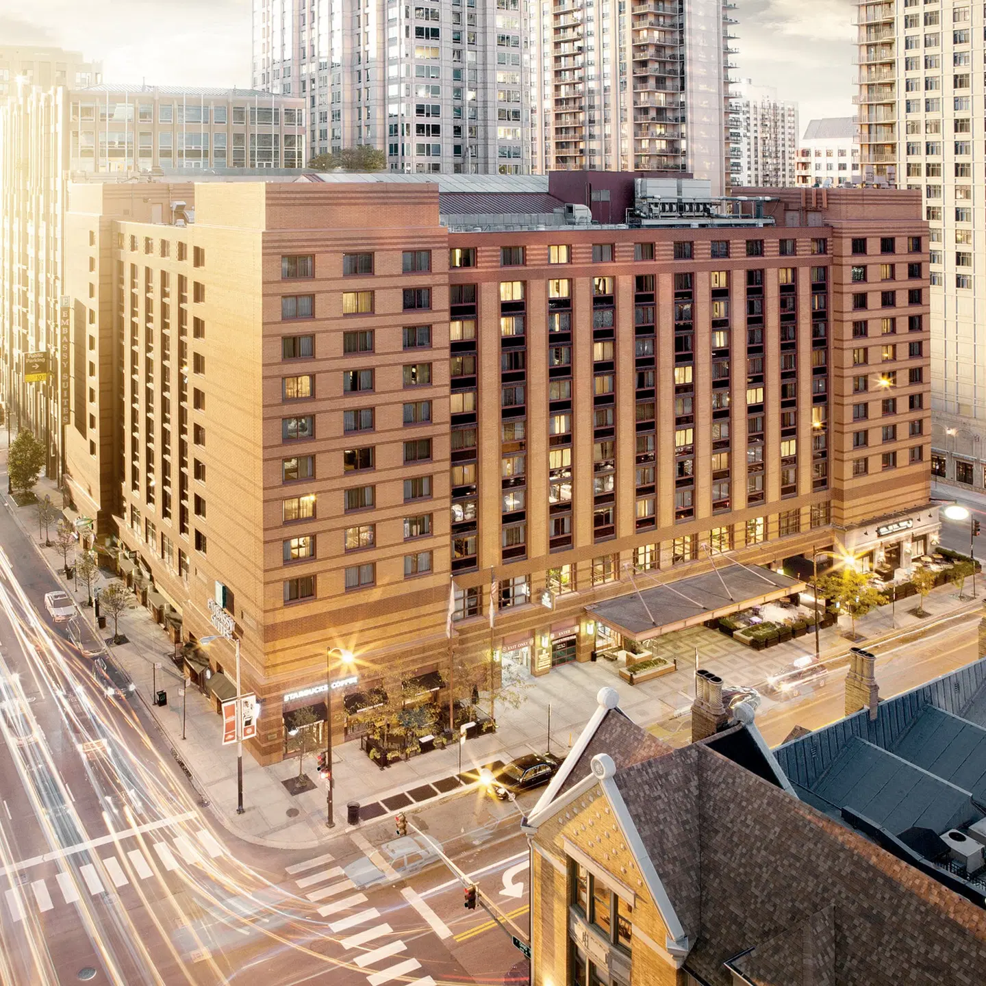 Embassy Suites by Hilton Chicago Downtown EXTERIOR