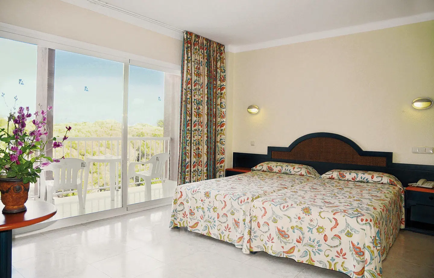 Coral Beach by LLUM ROOM_EXAMPLE