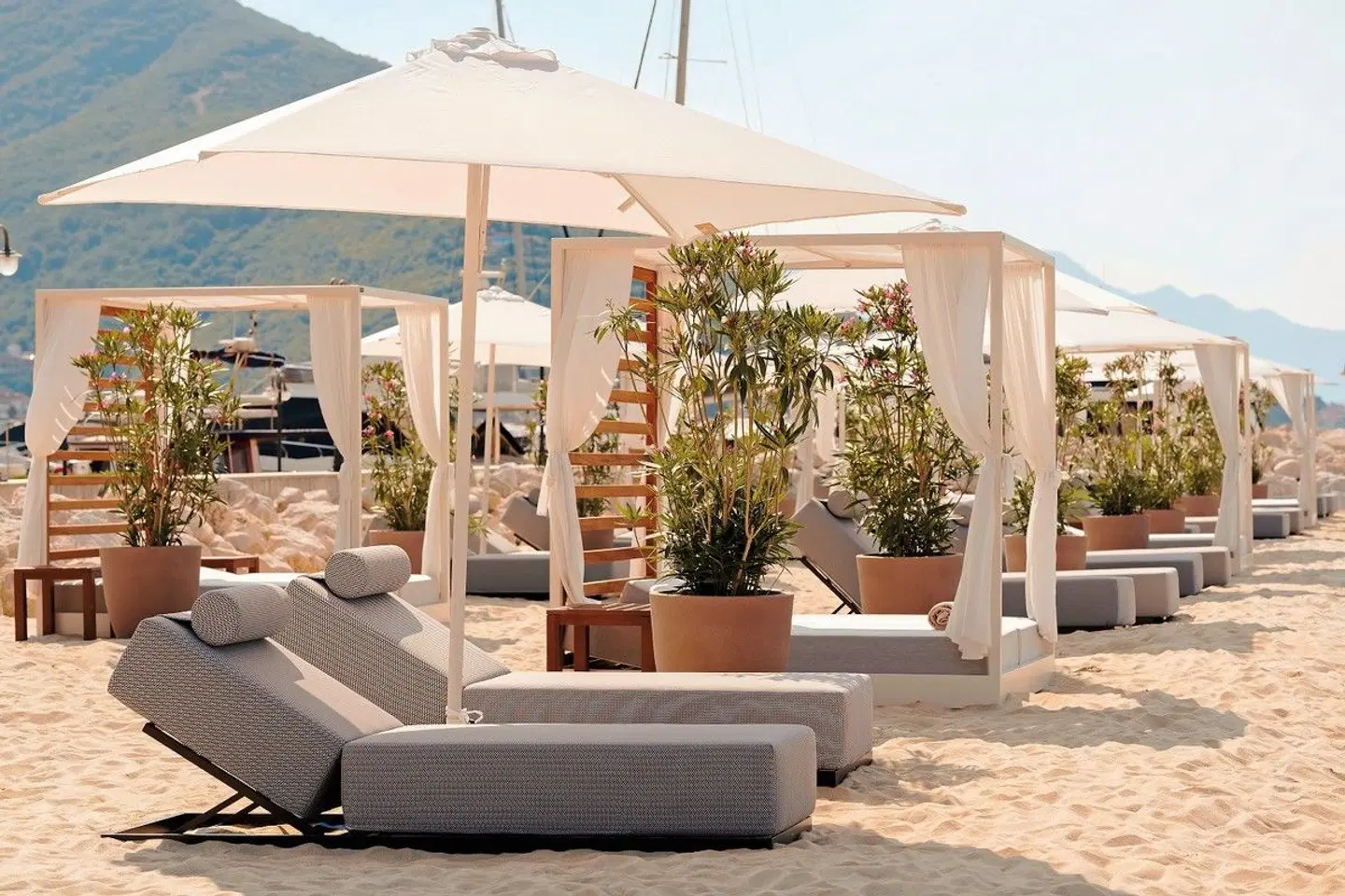 Lazure Hotel & Marina TERRACE