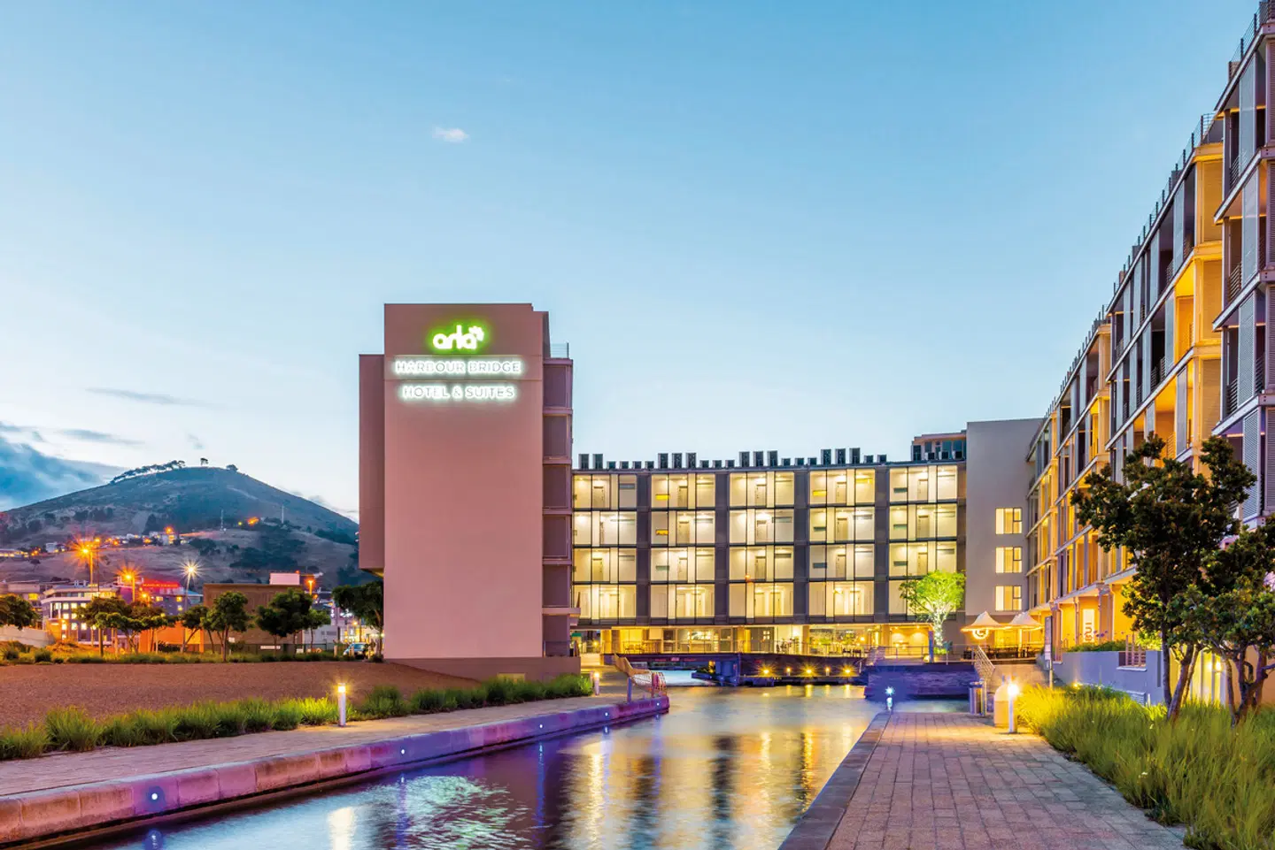 aha Harbour Bridge Hotel & Suites OUTDOOR_POOL