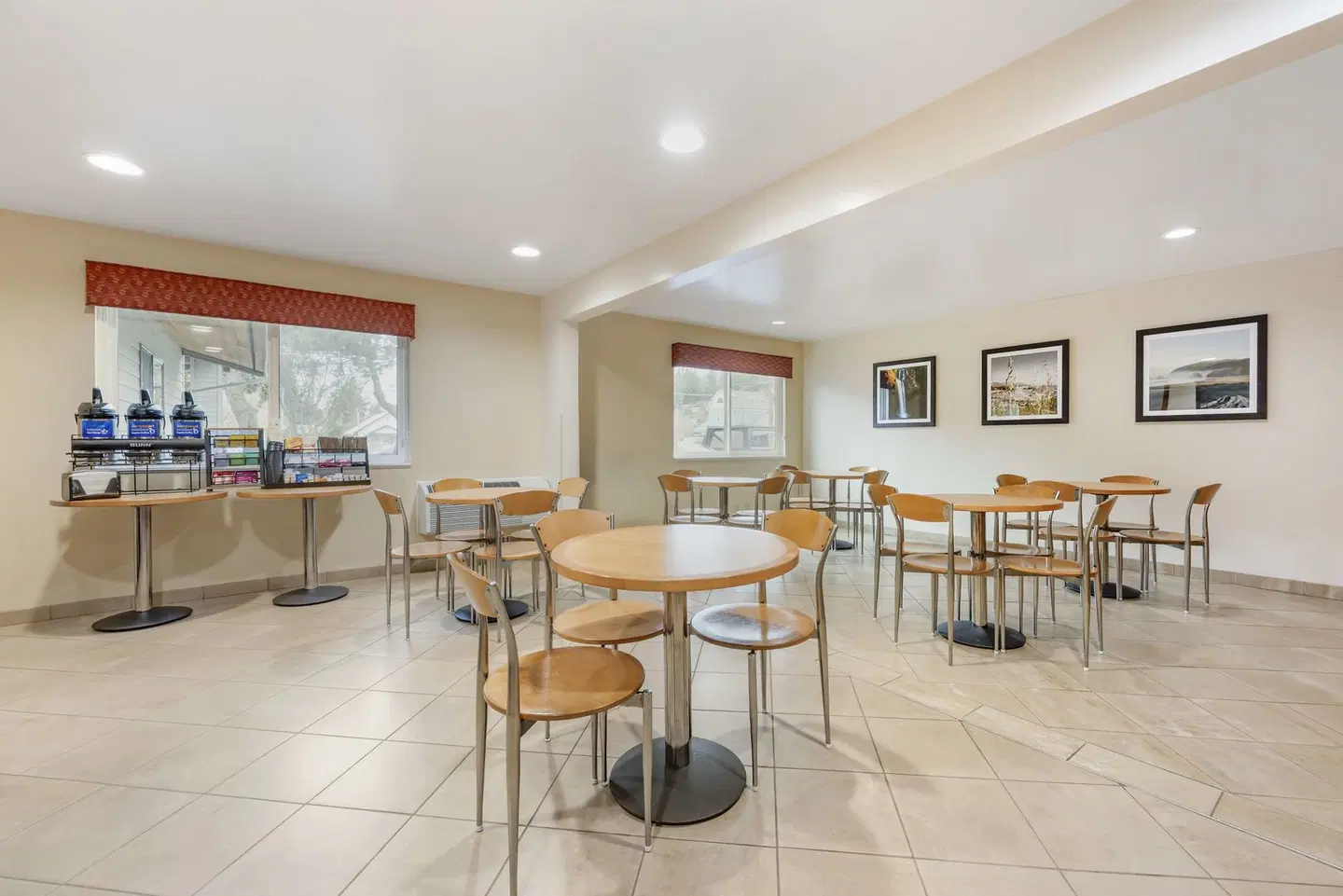 Best Western Aladdin Inn Bar