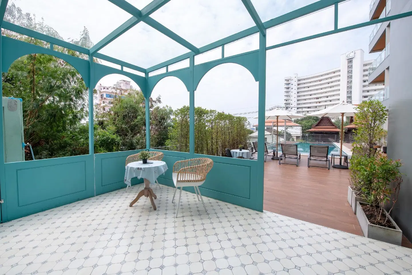 Blooming Hill Boutique Suites Terrasse