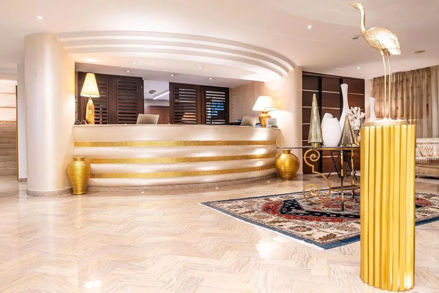 Tiffany's LOUNGE_LOBBY