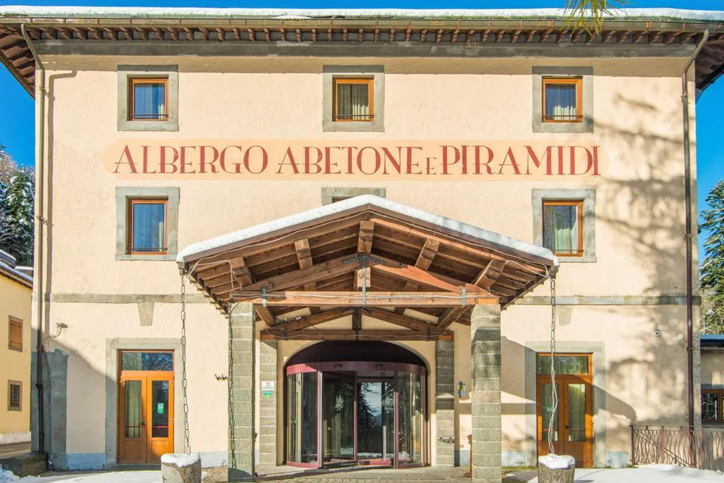 HG Abetone & Piramidi Resort EXTERIOR