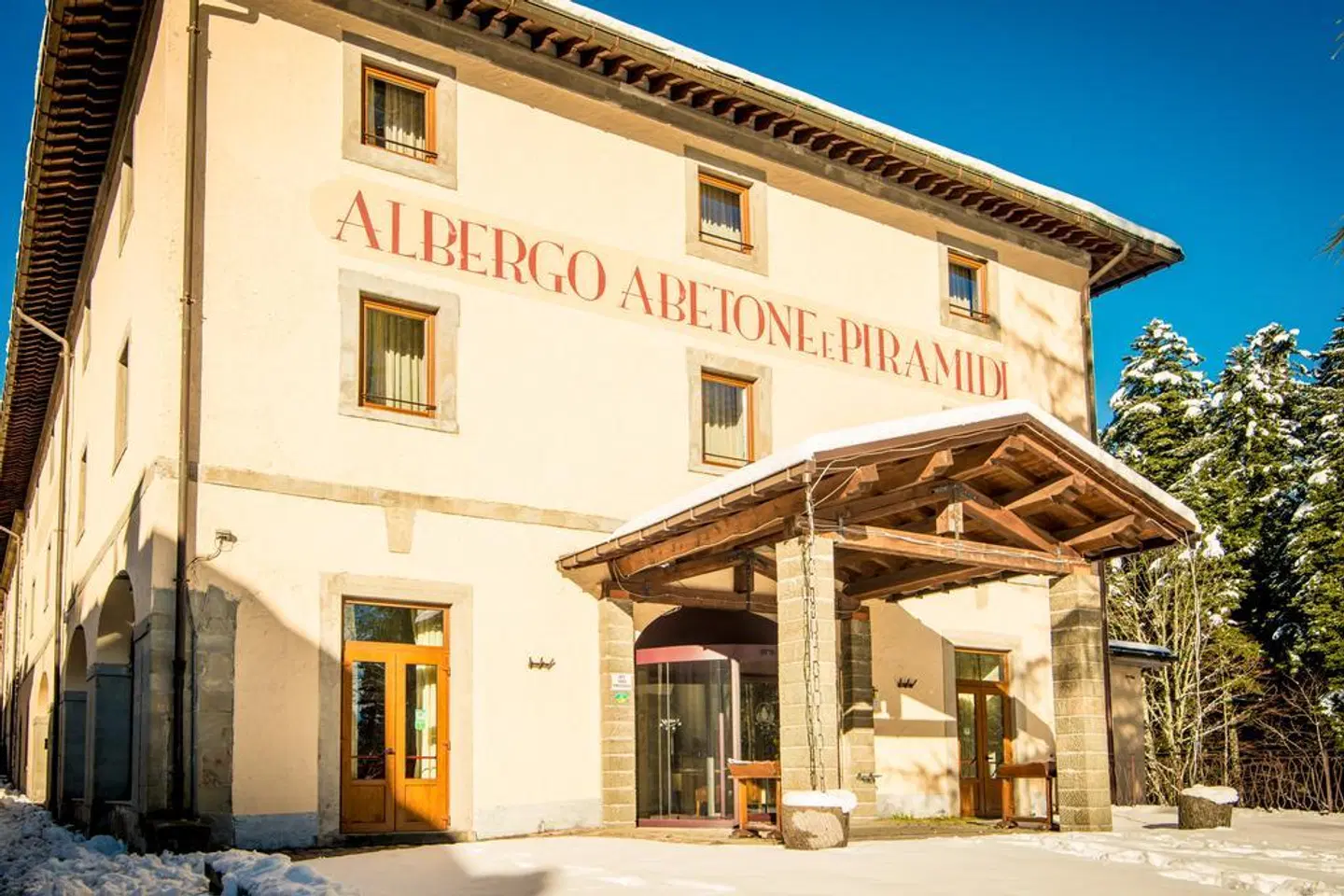 HG Abetone & Piramidi Resort EXTERIOR