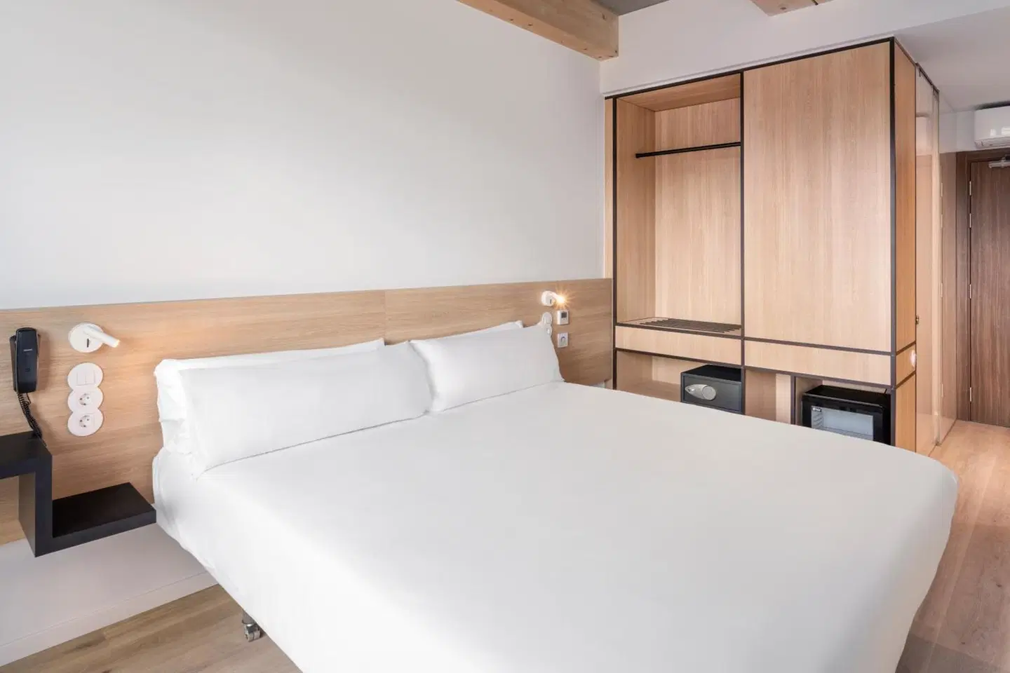 B&B Hotel Guimaraes ROOM_EXAMPLE