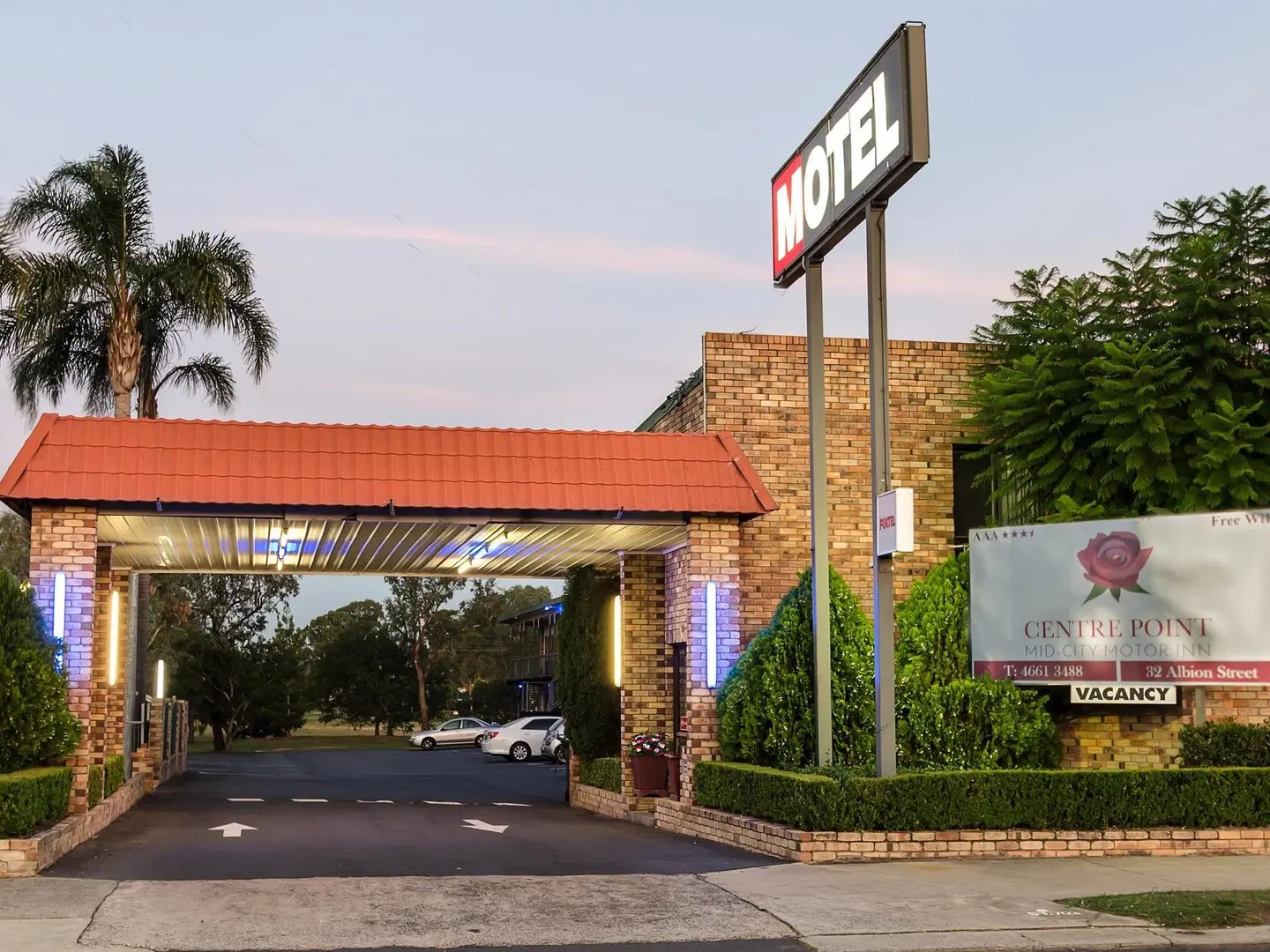 Centre Point Mid City Motor Inn EXTERIOR