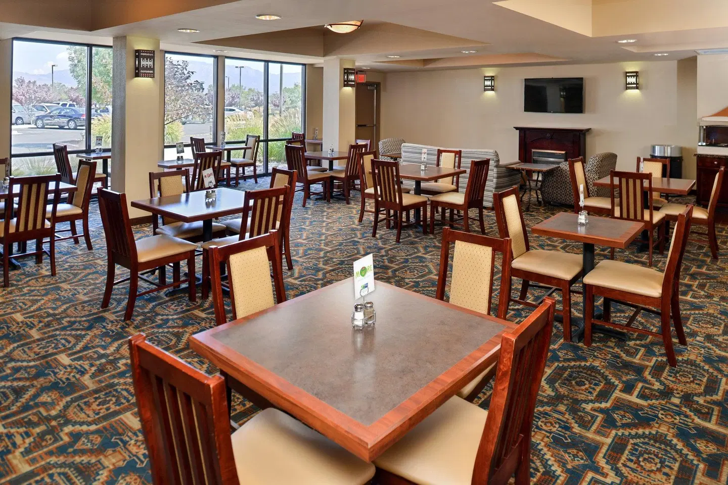Holiday Inn Express & Suites Albuquerque Historic Old Town by IHG Restaurant