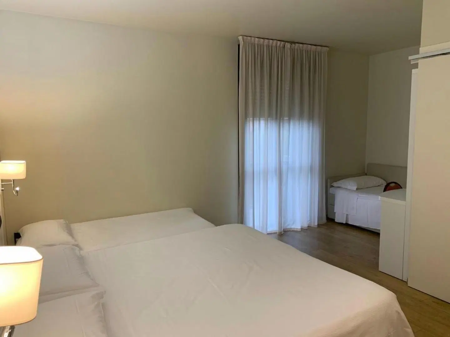 Parigi 2 ROOM_EXAMPLE