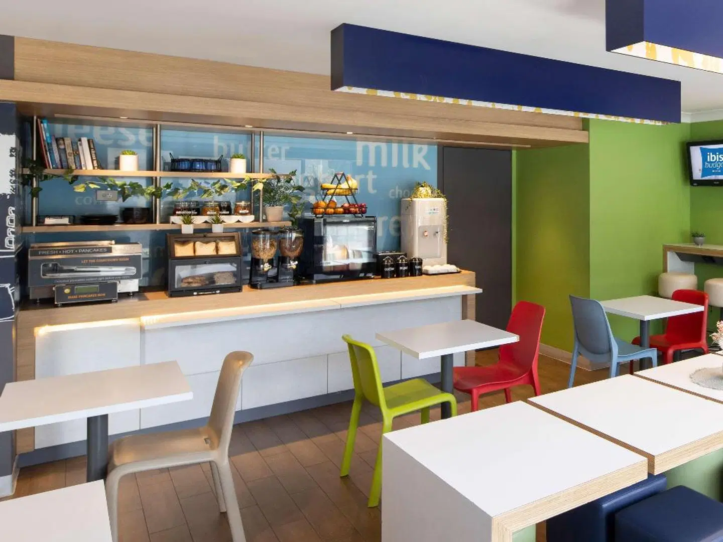 ibis budget Casula Liverpool Bar