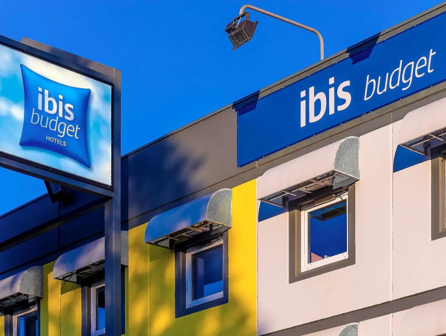 ibis budget Enfield EXTERIOR