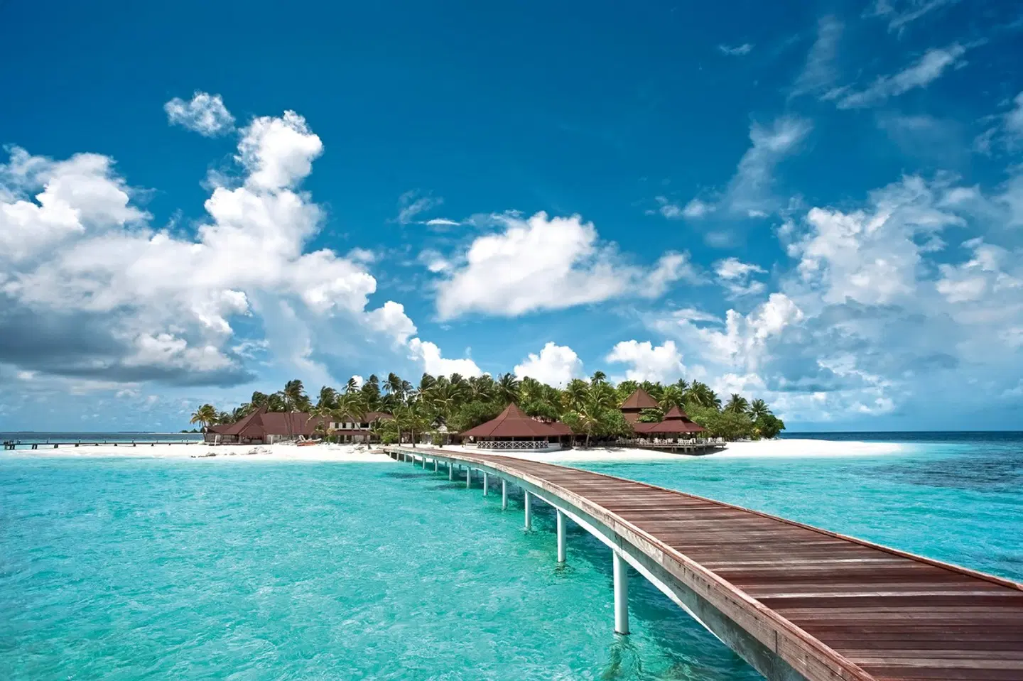 Diamonds Thudufushi OUTDOOR_POOL