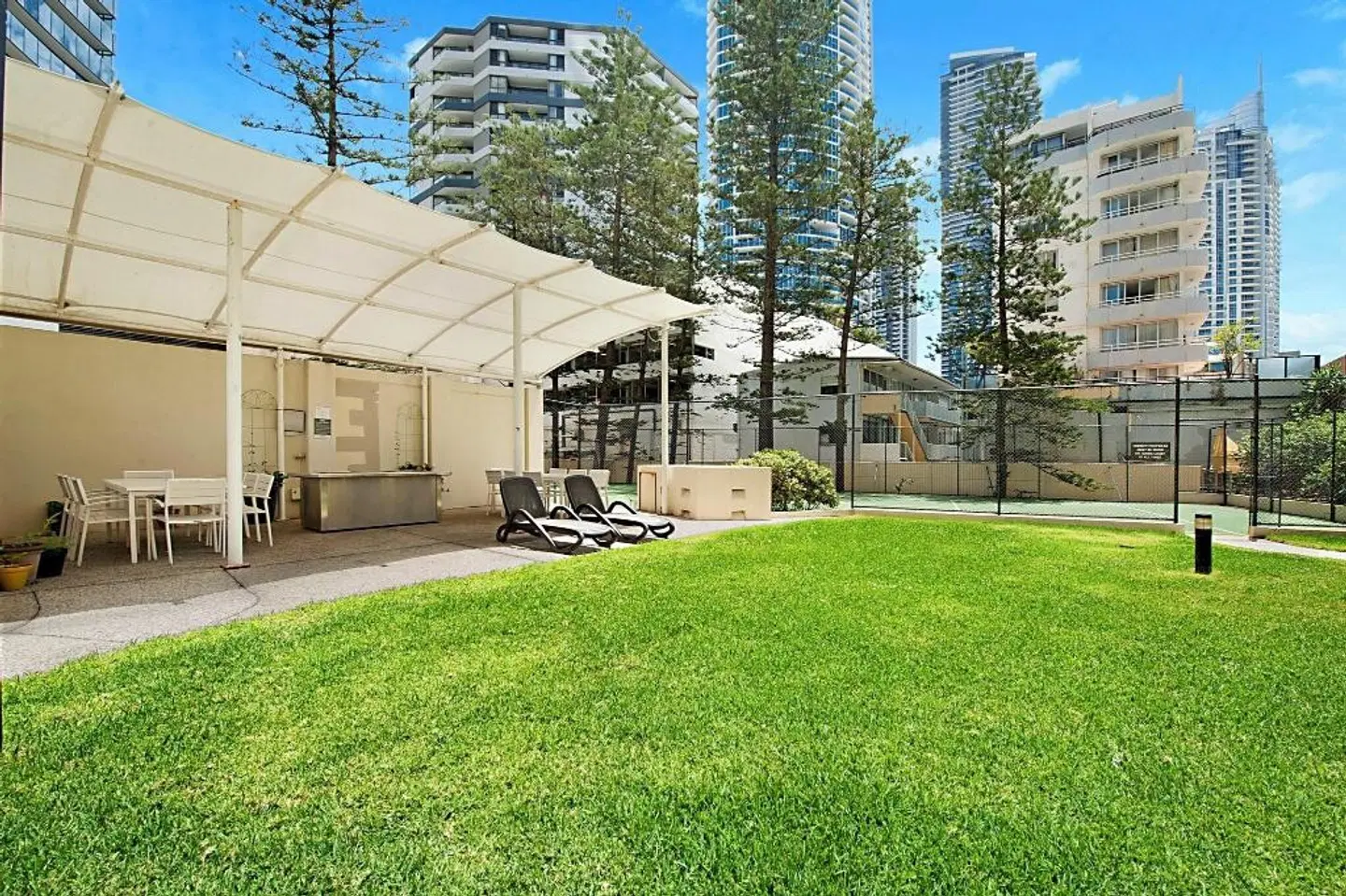 Zenith Ocean Front Apartments EXTERIOR
